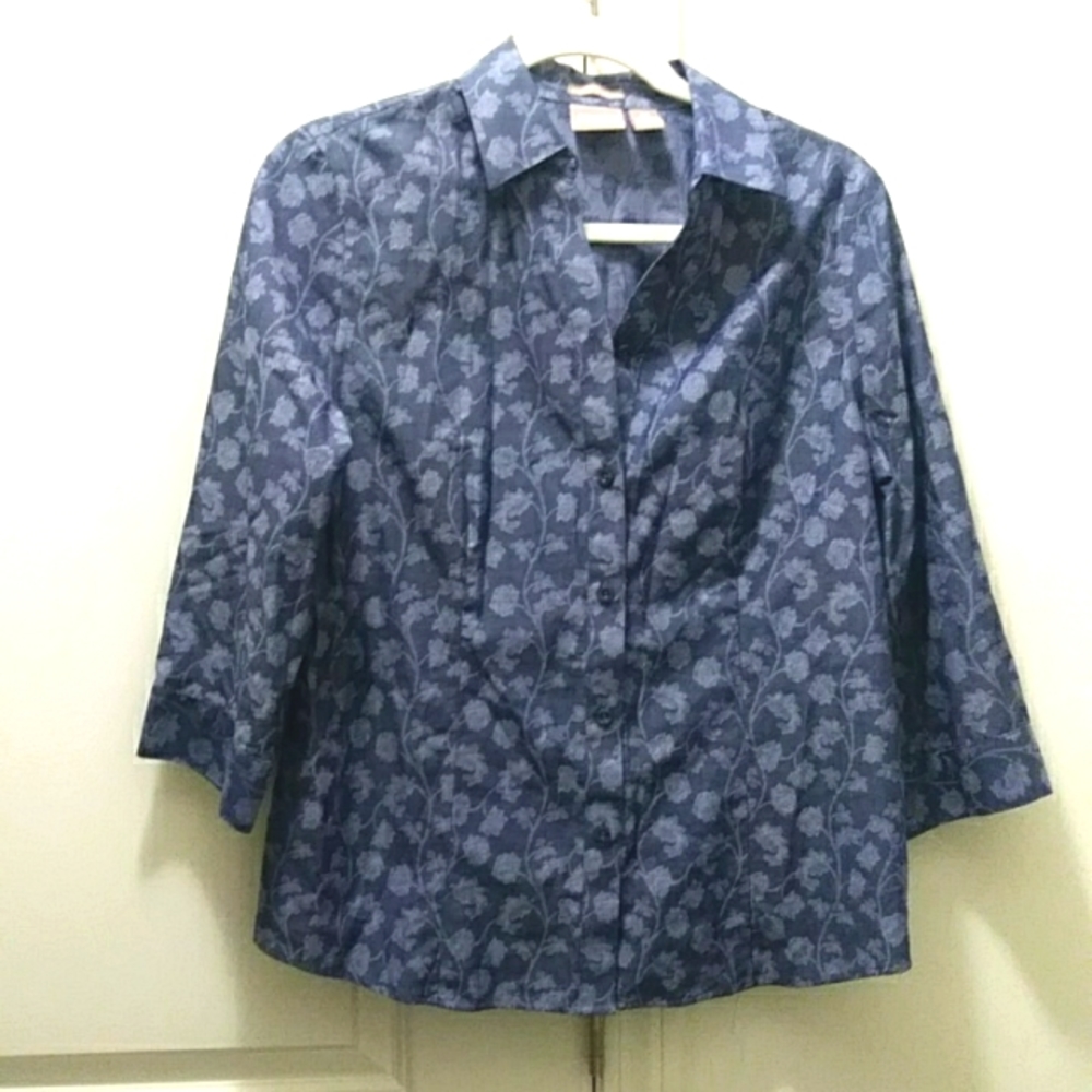 Chico's Classic Wrinkle Resistant Button-Down Blo… - image 1